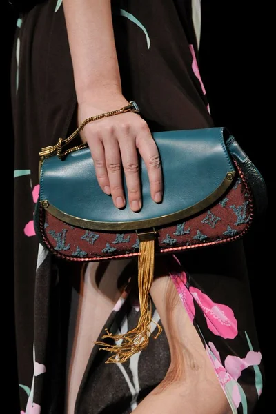 Look 64